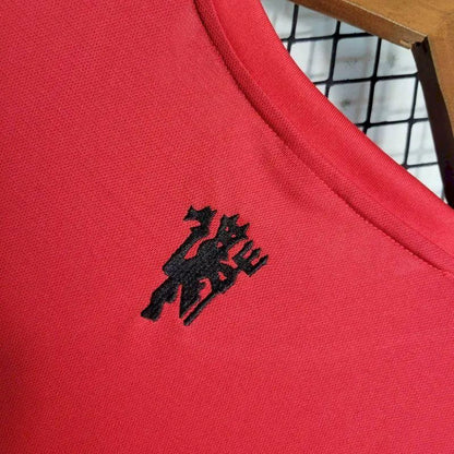 Camisa de treino pré-jogo do Manchester United 2023/24