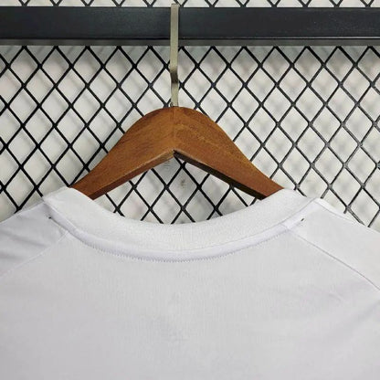 Camisa branca do Arsenal 2024/25