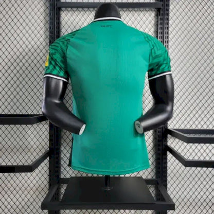 Camisa reserva do Newcastle United 2023/24, versão do jogador
