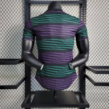 Camisa de treino pré-jogo do Real Madrid 2023/24, versão jogador