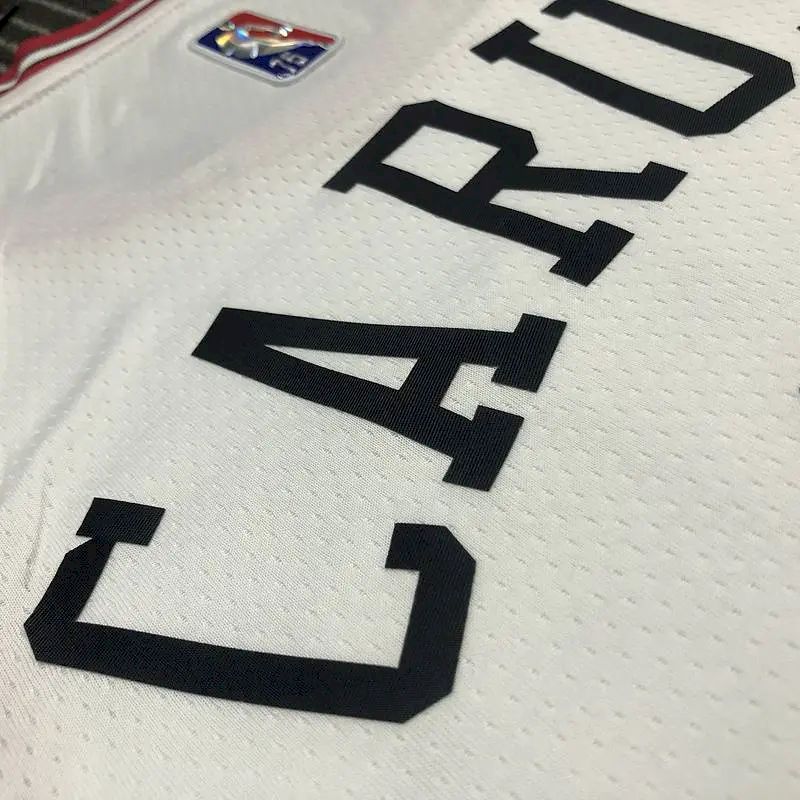 Camisa masculina Alex Caruso branca da equipe – Edição de 75º aniversário