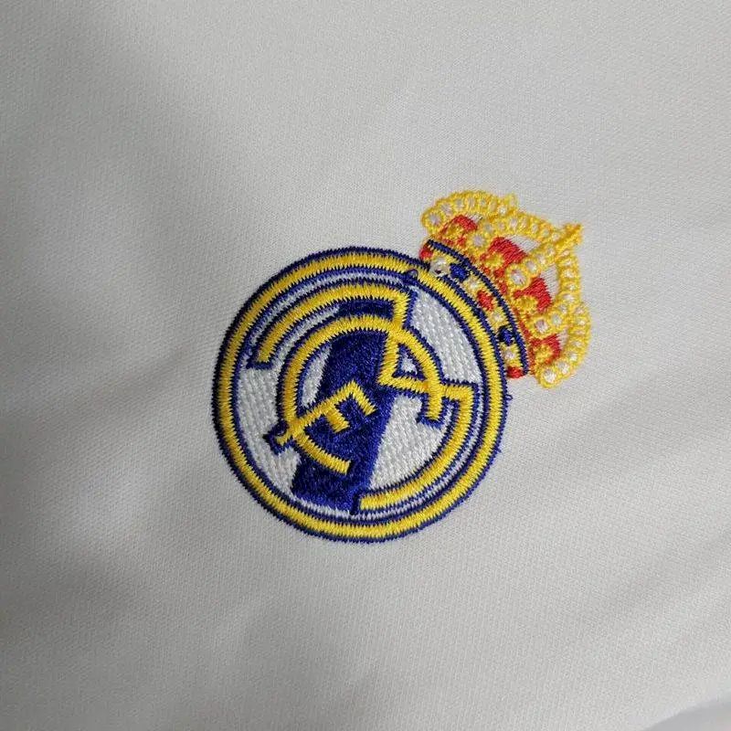 Kit infantil de manga comprida do Real Madrid 2023/24