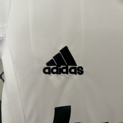 Camisa e shorts retrô infantil do Real Madrid 2012/13