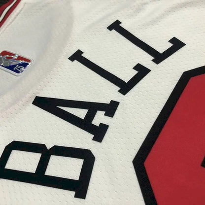 Camisa masculina Lonzo Ball branca da equipe – edição de 75º aniversário