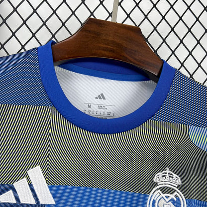 Camisa de treino pré-jogo do Real Madrid 2025/26