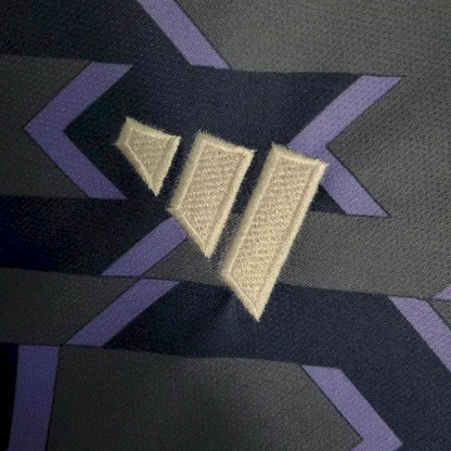 Camisa de treino pré-jogo do Real Madrid 2023/24