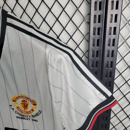 Camisa retrô reserva do Manchester United 1983/84