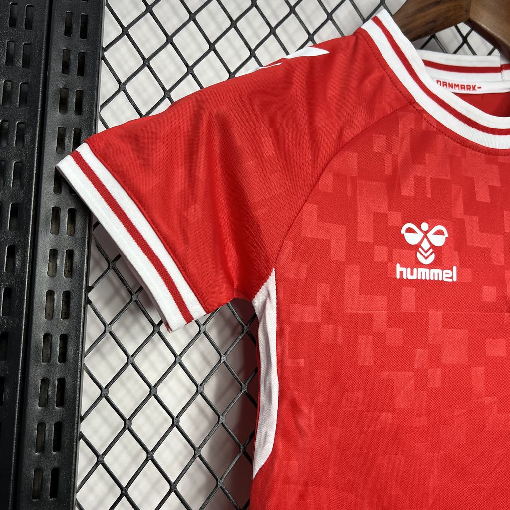 Dinamarca 2024/25 Euro Home Kit Infantil
