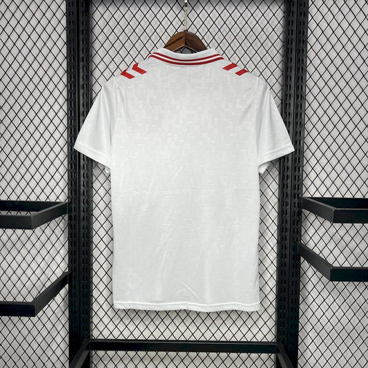 Camisa reserva da Dinamarca para a Eurocopa 2024/25