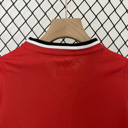 Camisa e shorts retrô infantil Manchester United 2000/02