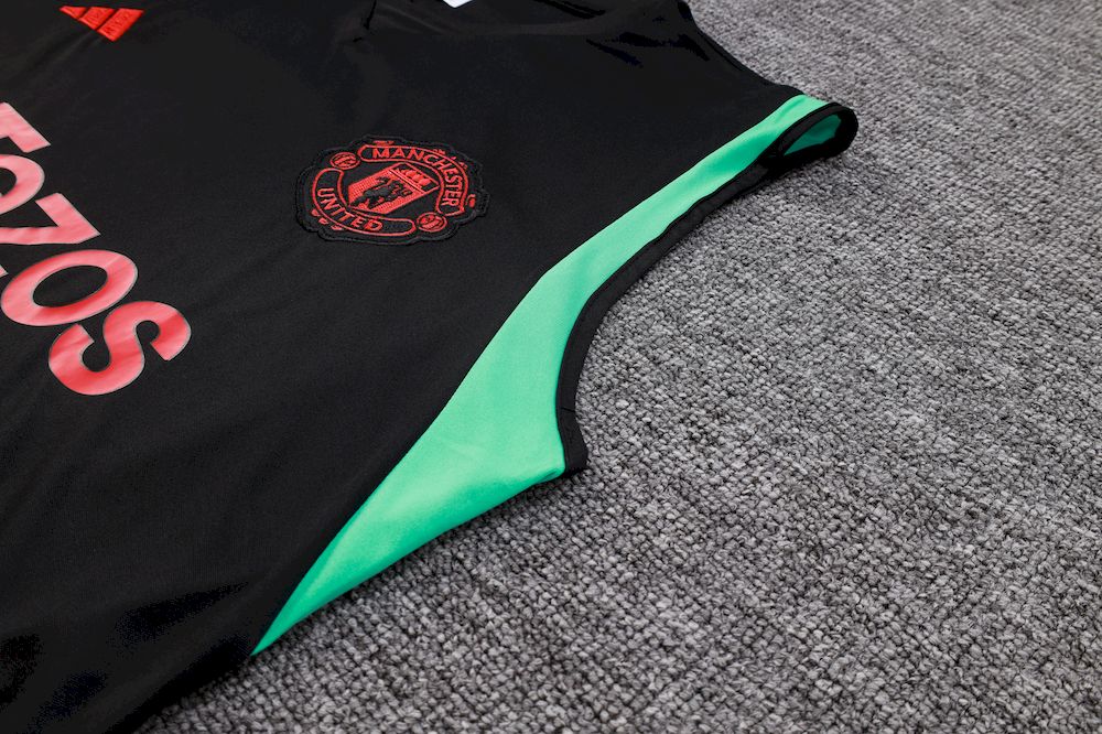 Camiseta regata e short adulto Manchester United 2023/24 815