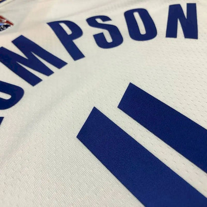 Camisa masculina Klay Thompson branca da equipe – Edição de 75º aniversário